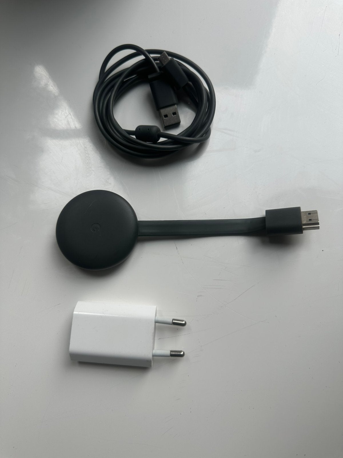 Google Chromecast met HDMI-aansluiting en USB-kabel-€40 vp, Ophalen, Zo goed als nieuw, HDMI, Zonder harde schijf