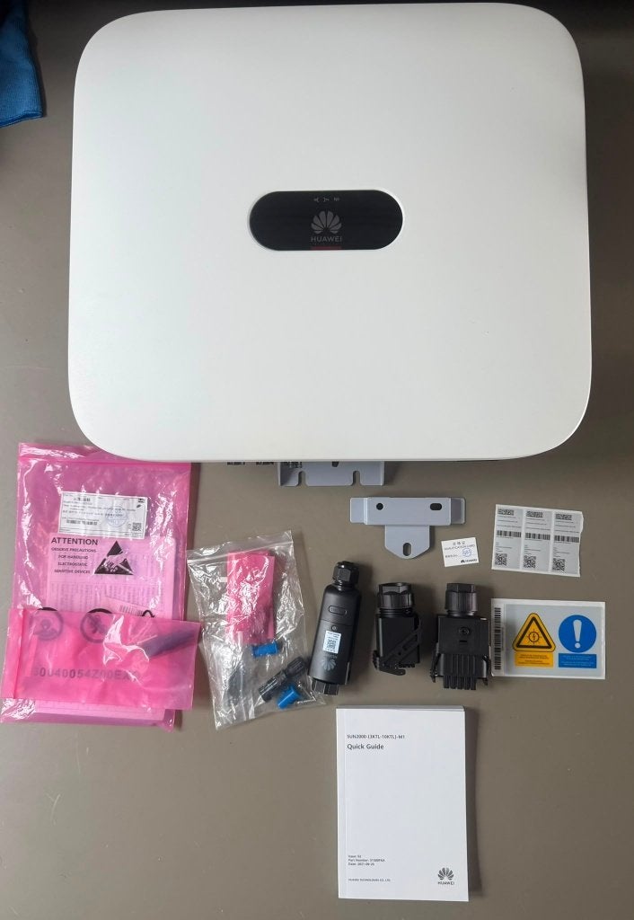 Huawei SUN2000-10KTL-M1 10Kw 3fase Omvormer Inverter, Doe-het-zelf en Verbouw, Zonnepanelen en Toebehoren, Ophalen, Zo goed als nieuw