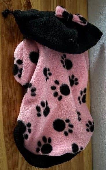 Roze fleece jasje M -capuchon met strik-klittenband sluiting, Dieren en Toebehoren, Hondenkleding, Ophalen of Verzenden, Nieuw