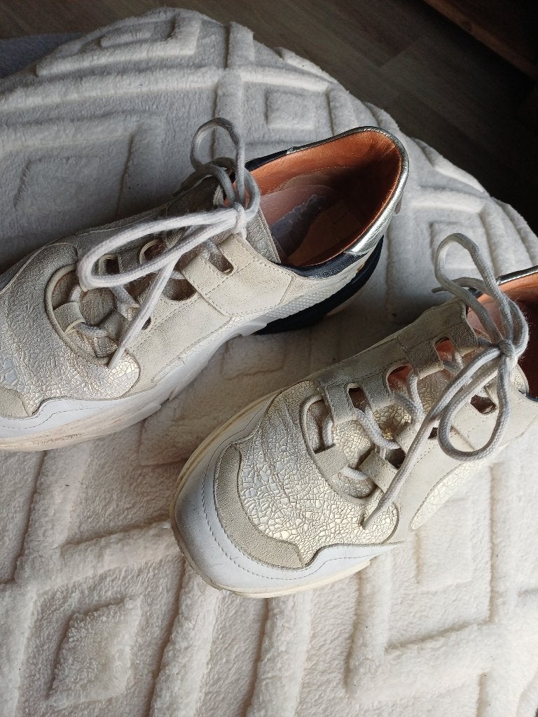 Te koop dames schoenen, Kleding | Dames, Schoenen, Overige kleuren, Ophalen of Verzenden, Sneakers of Gympen, Gedragen