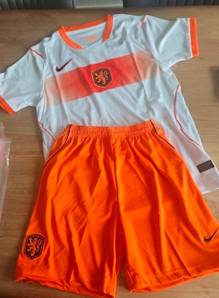 Nederlands elftal tenue maat 134/140, Sport en Fitness, Voetbal, Maat XS of kleiner, Ophalen of Verzenden, Shirt