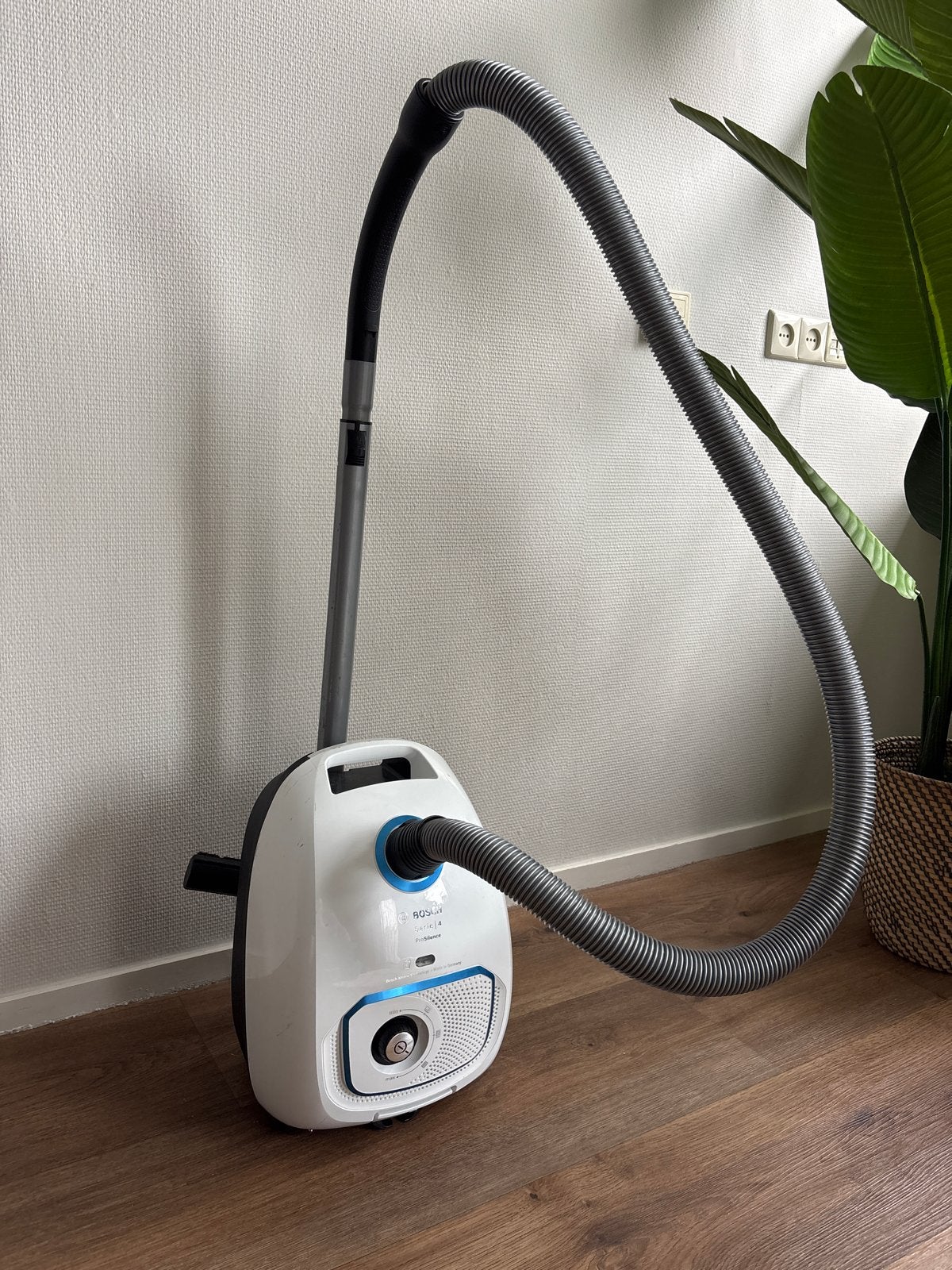 Bosch Series 4 ProSilence Stofzuiger - Goede Conditie, Witgoed en Apparatuur, Stofzak, Gebruikt, Bosch, Ophalen of Verzenden