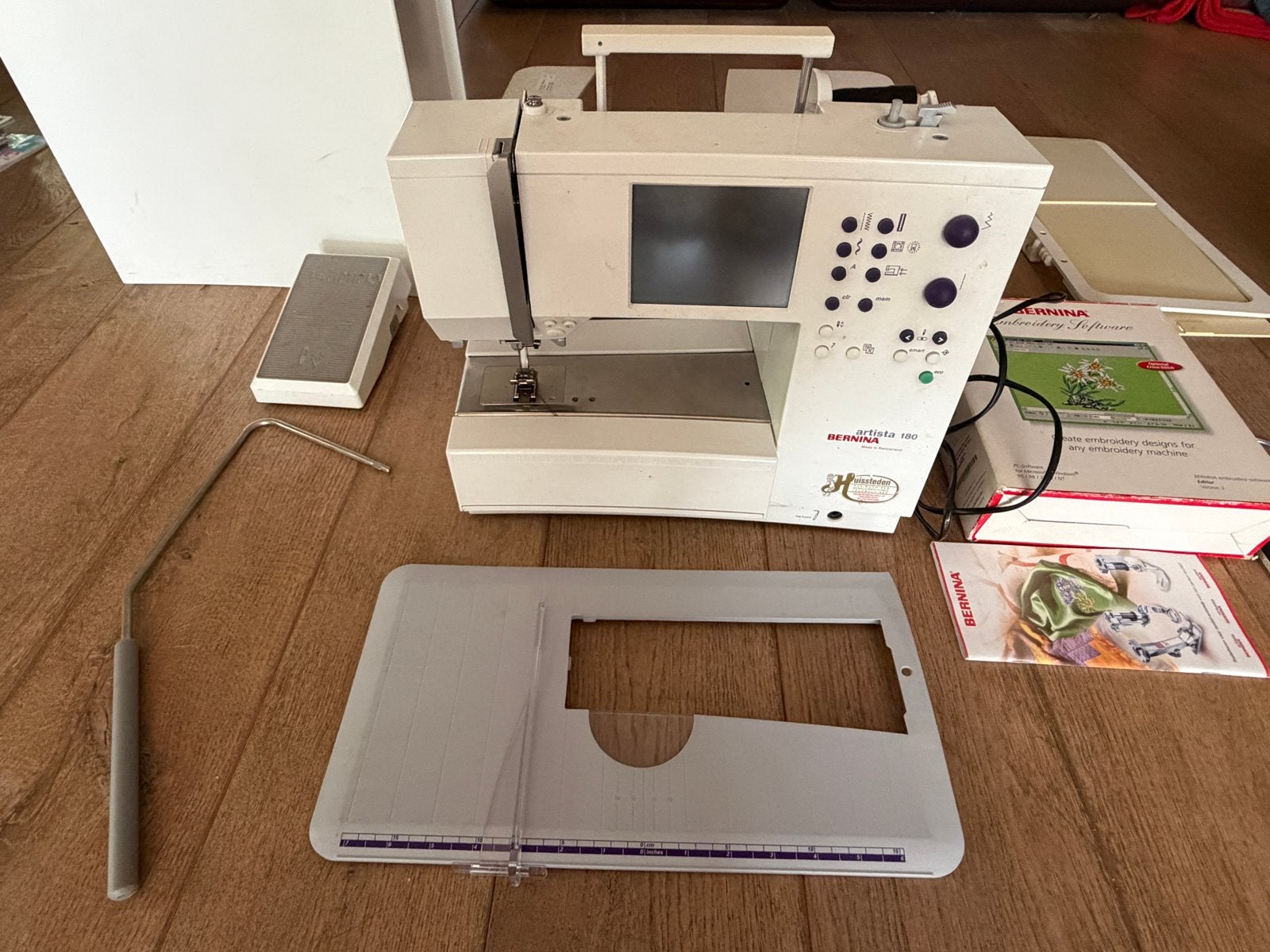 Bernina Artista 180 Naai- en Borduurmachine met Accessoires, Ophalen, Gebruikt, Naaimachine, Bernina