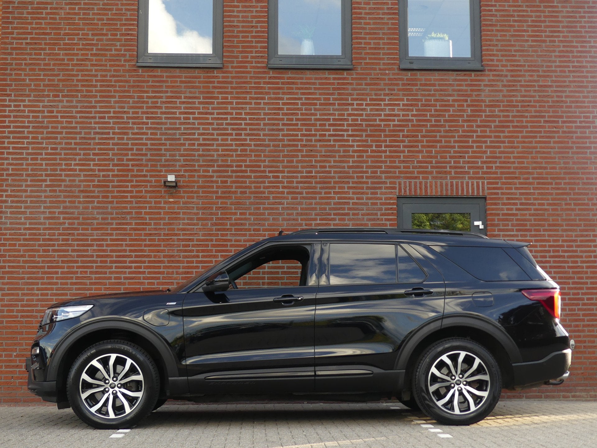 Ford Explorer 3.0 V6 EcoBoost PHEV ST-Line / Dealer onderhou, Automaat, Dealer onderhouden, 2441 kg, Zwart