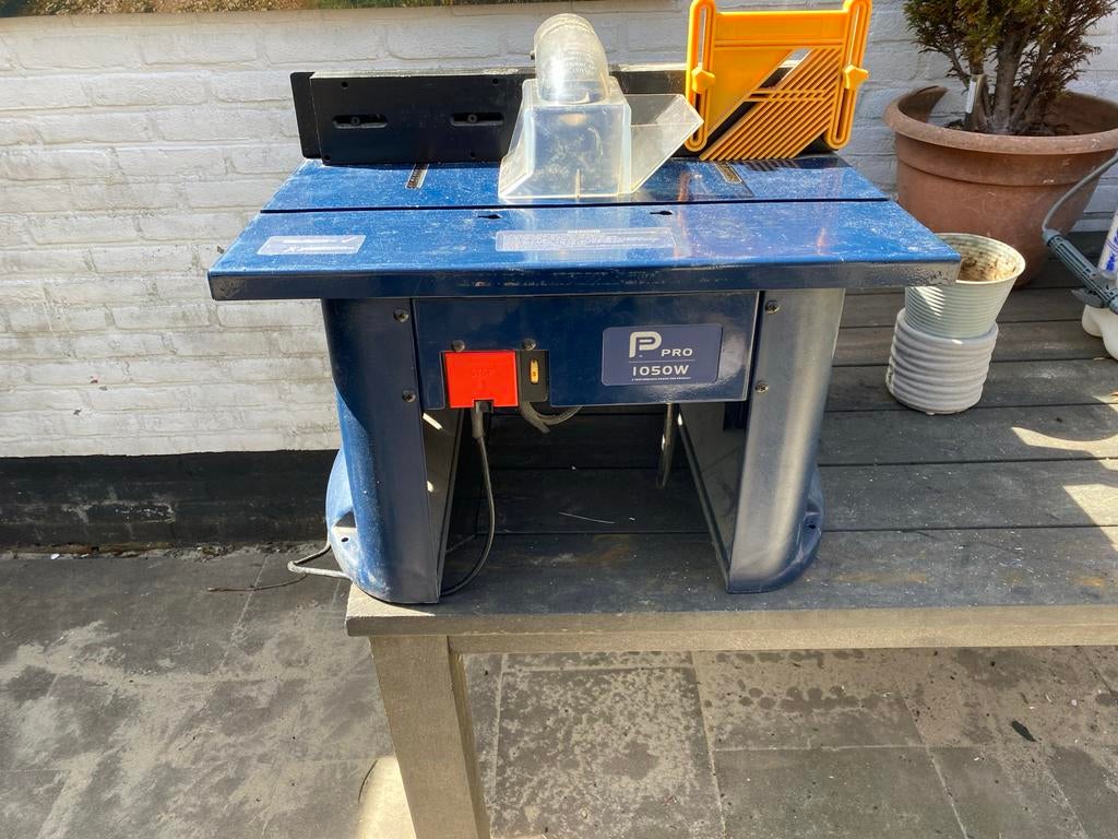 Powerpro bovenfrees 1050W, Ophalen of Verzenden, Gebruikt, Elektrisch, Bovenfrees