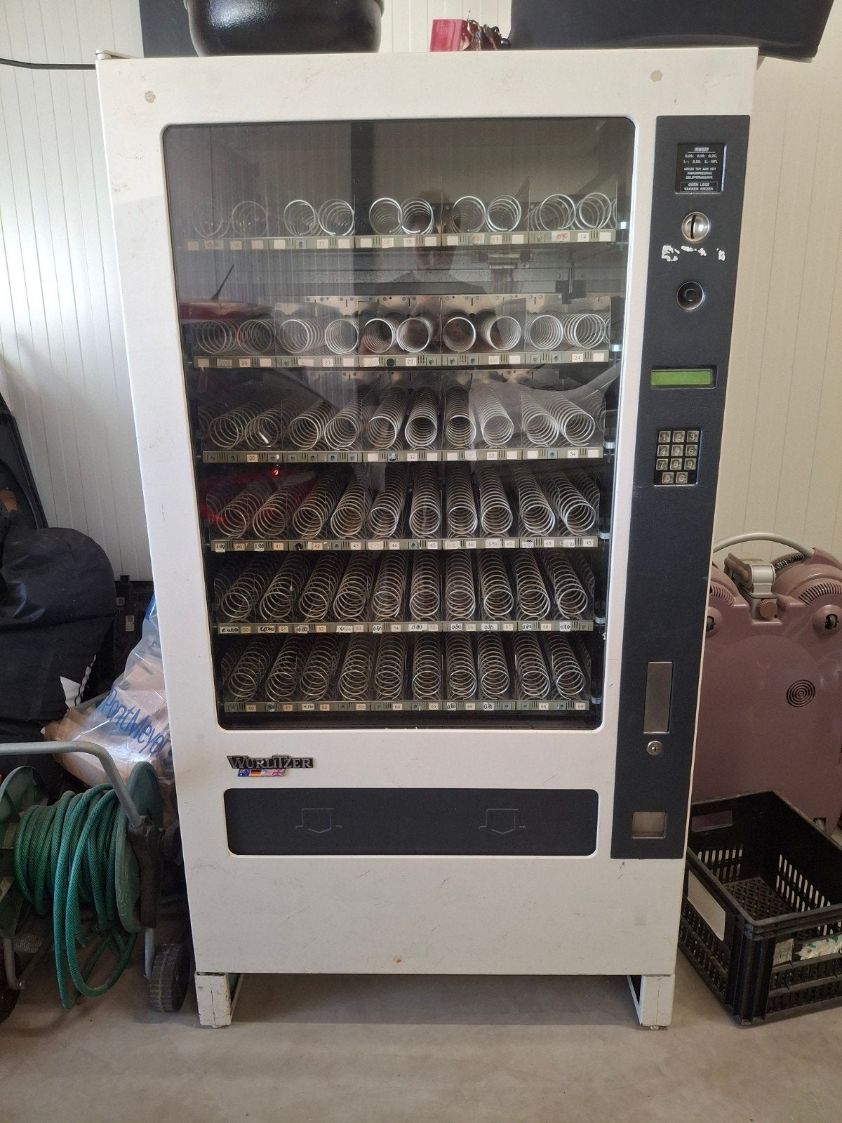 snoep en drank automaat, Ophalen