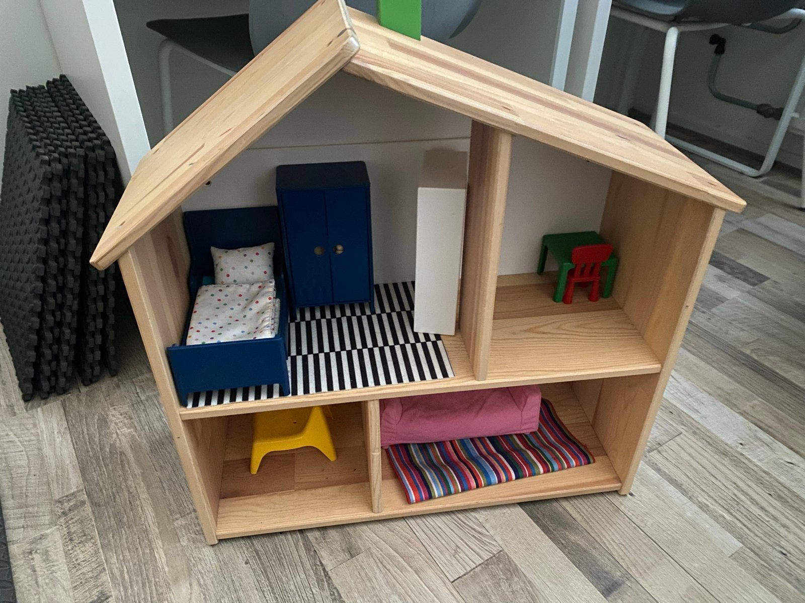 IKEA FLISAT Poppenhuis, Ophalen, Gebruikt, Poppenhuis