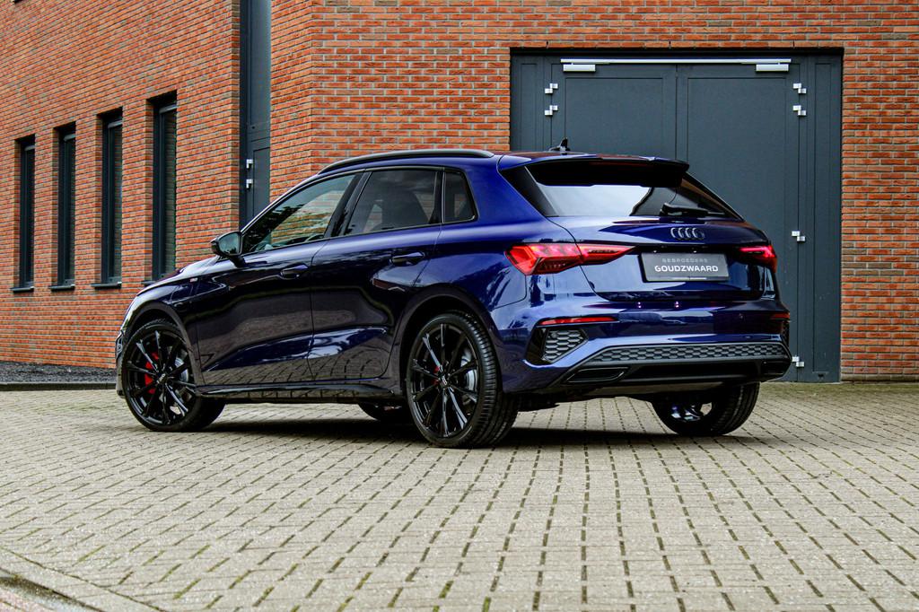 Audi A3 Sportback 45 TFSI e S edition Competition | Matrix |, Gebruikt, Zwart, 4 cilinders, Blauw