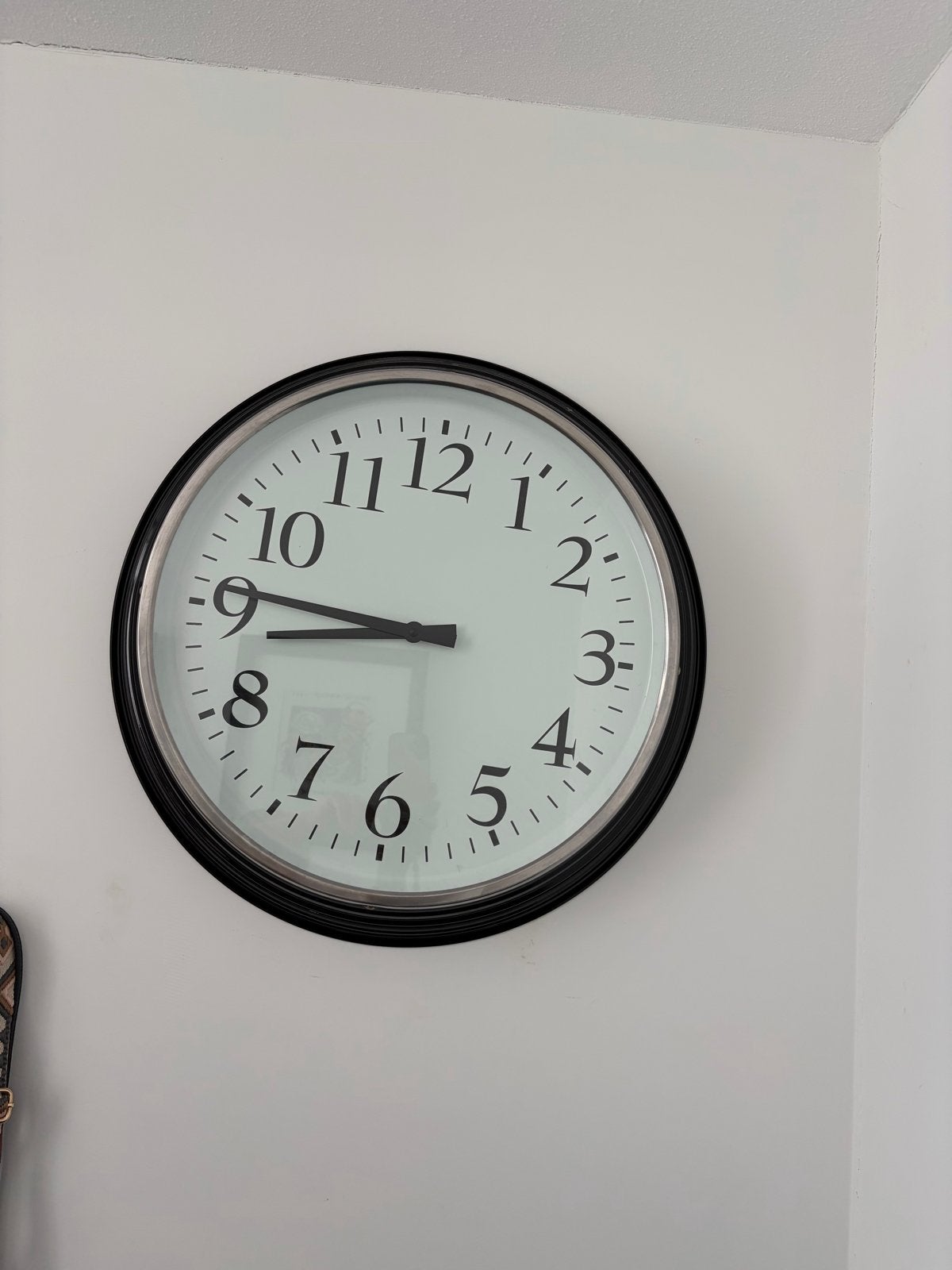 Grote wandklok Ikea - Doorsnede 60cm, Ophalen, Analoog, Werkt op batterijen, Zwart