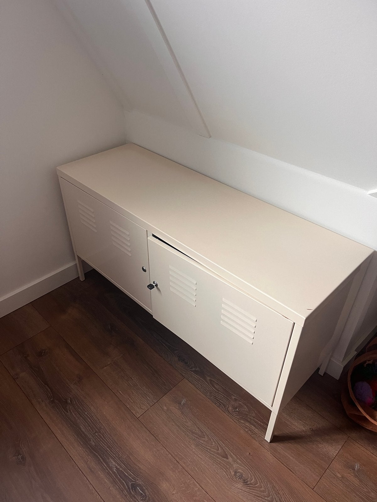 IKEA PS Locker Kast, Ophalen