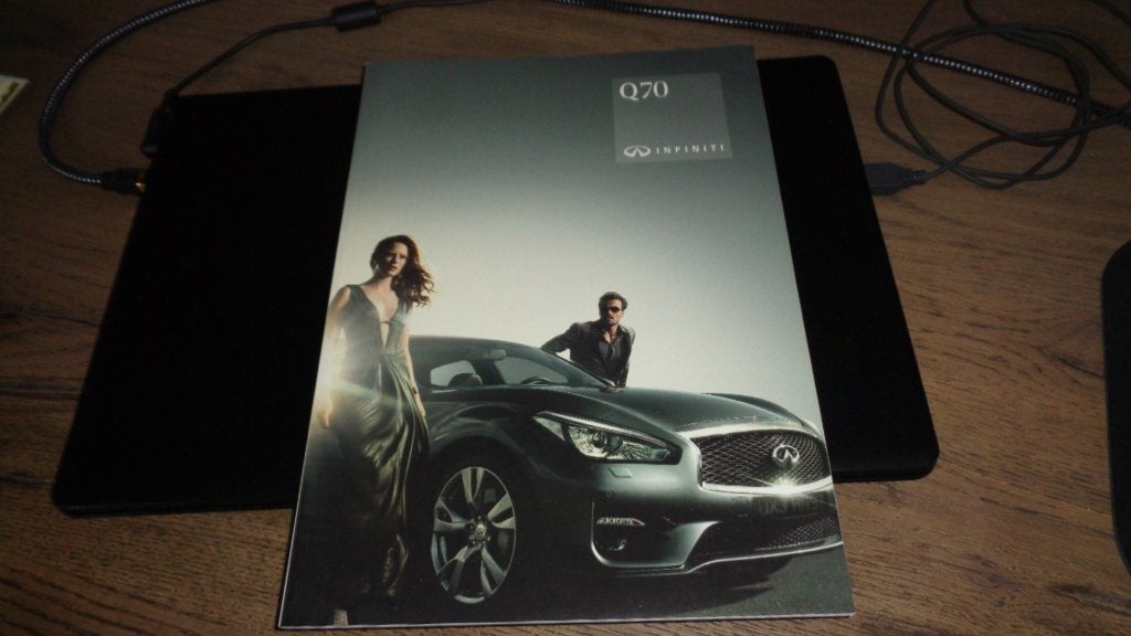 Folder INFINITI Q70, Verzenden, Zo goed als nieuw, Overige merken