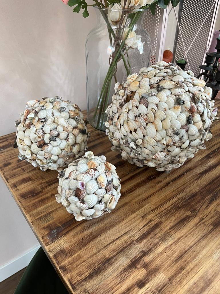 Accessoires 3 schelpen bollen, Huis en Inrichting, Woonaccessoires | Kransen, Gebruikt, Ophalen of Verzenden