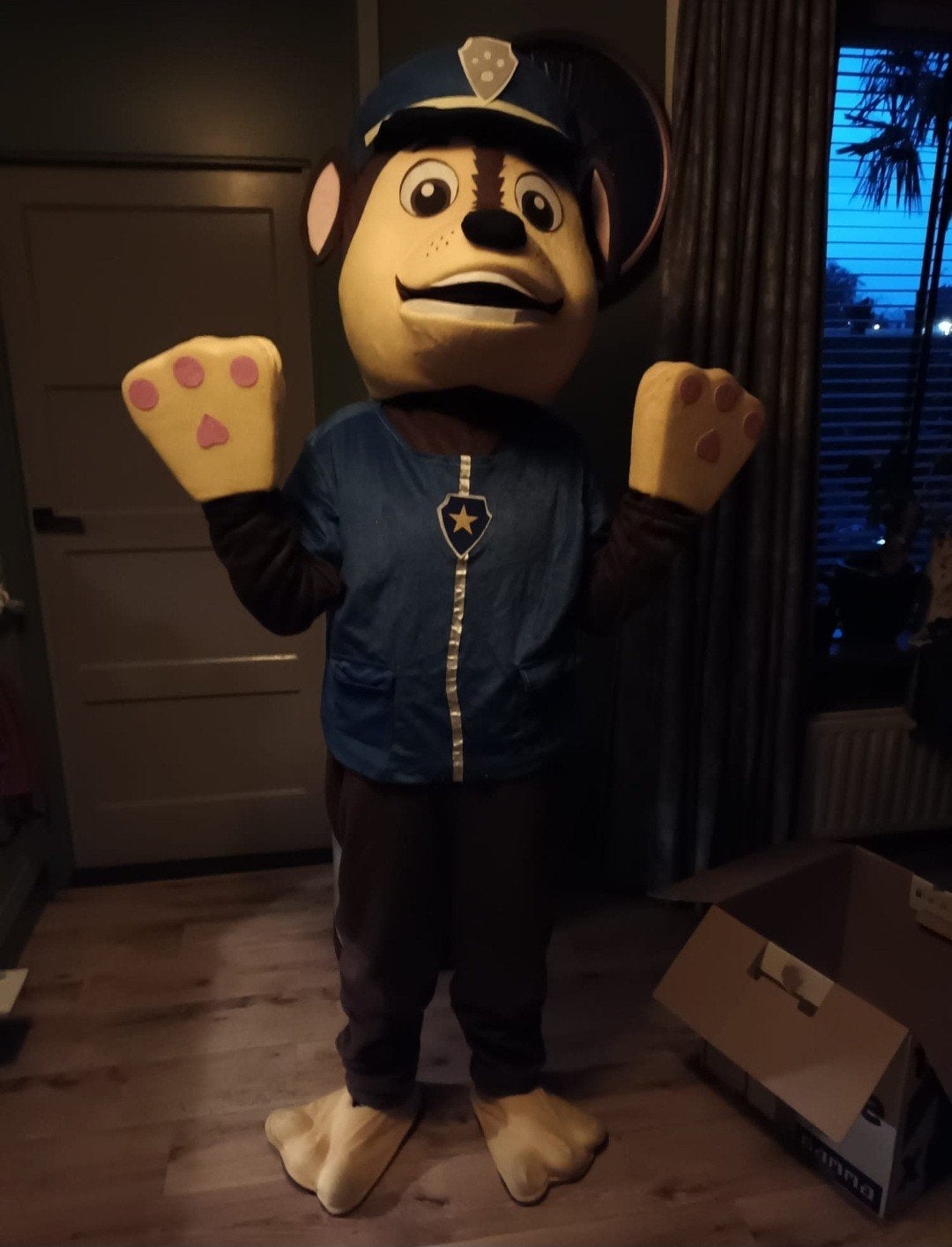 Paw Patrol Chase Mascotte Kostuum - Super Mooi en Stevig, Ophalen, Zo goed als nieuw, 170 of groter, Jongen of Meisje