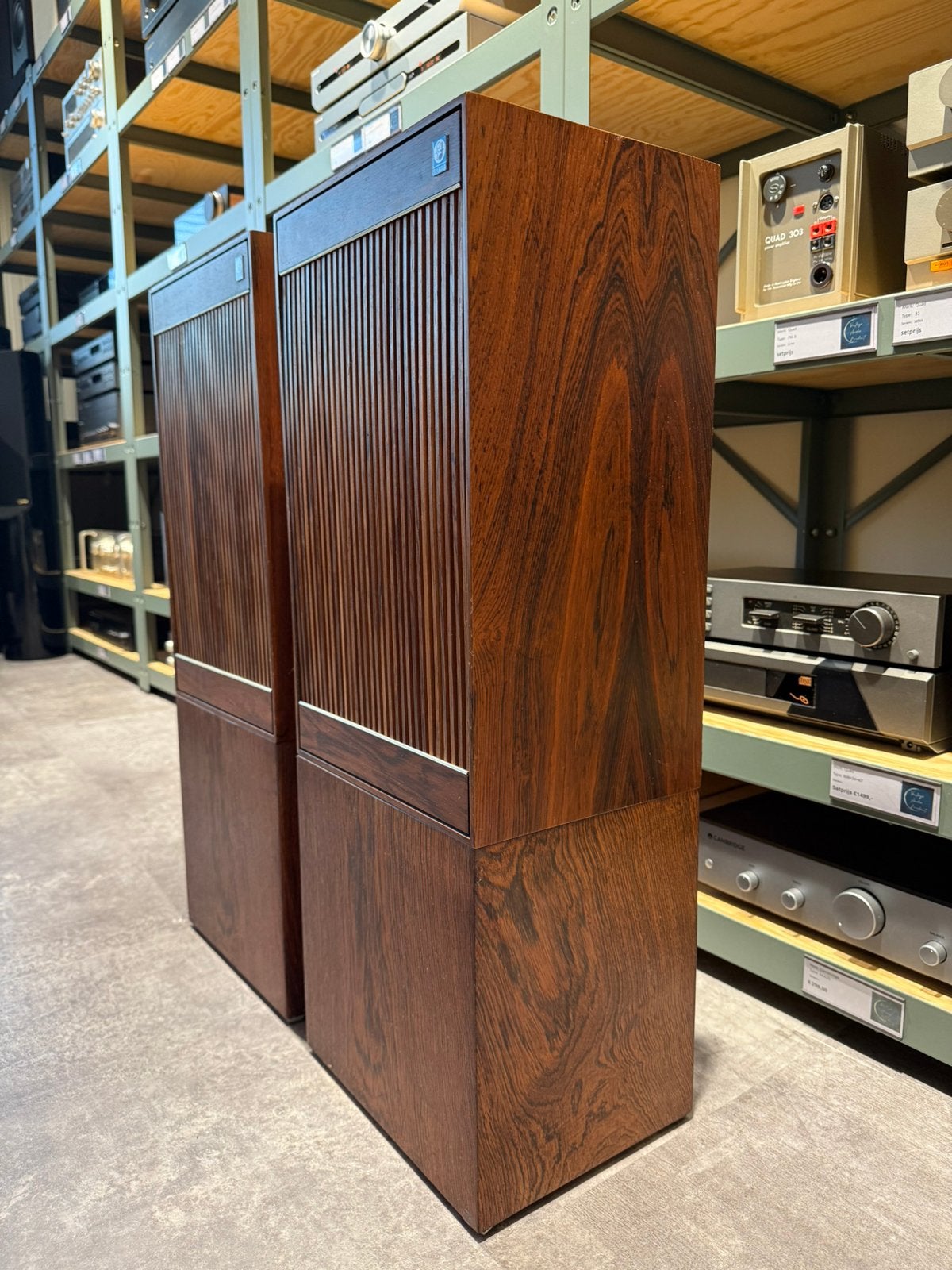 Sinus 1017, met stands, zeldzaam, spelen zeer mooi, garantie, Audio, Tv en Foto, Luidsprekers, Inclusief standaarden, Contact@vintageaudiobreda.nl