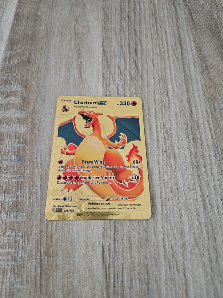 Charizard EX gold metal pokemon card, Hobby en Vrije tijd, Verzamelkaartspellen | Pokémon, Ophalen of Verzenden, Zo goed als nieuw