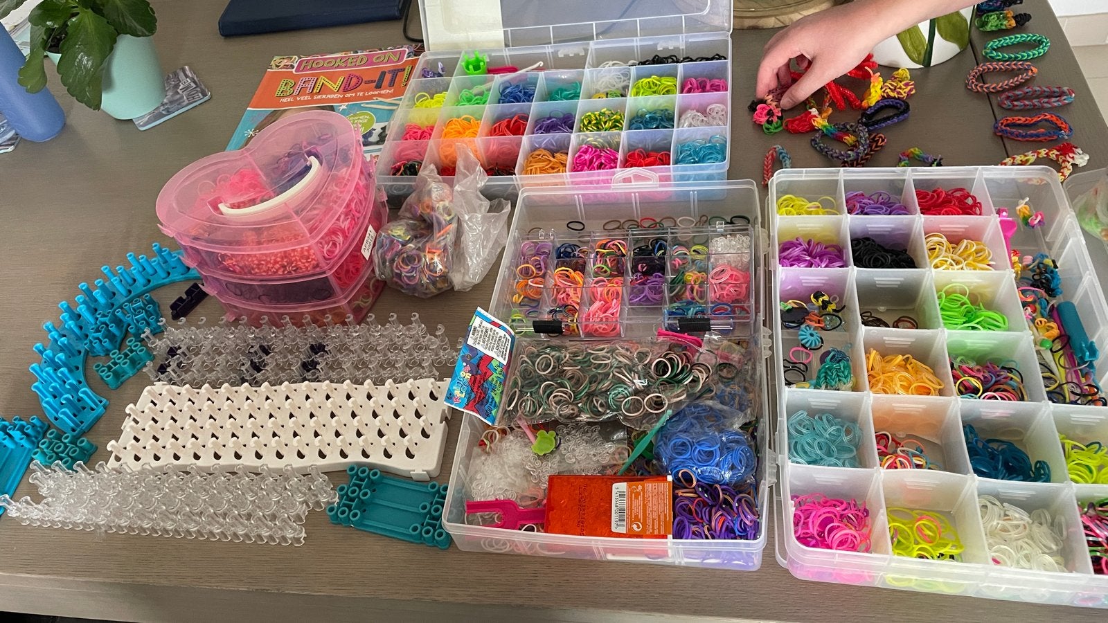 Grote Loom Bands Set met Boek en Accessoires, Ophalen of Verzenden, Gebruikt, Overige typen