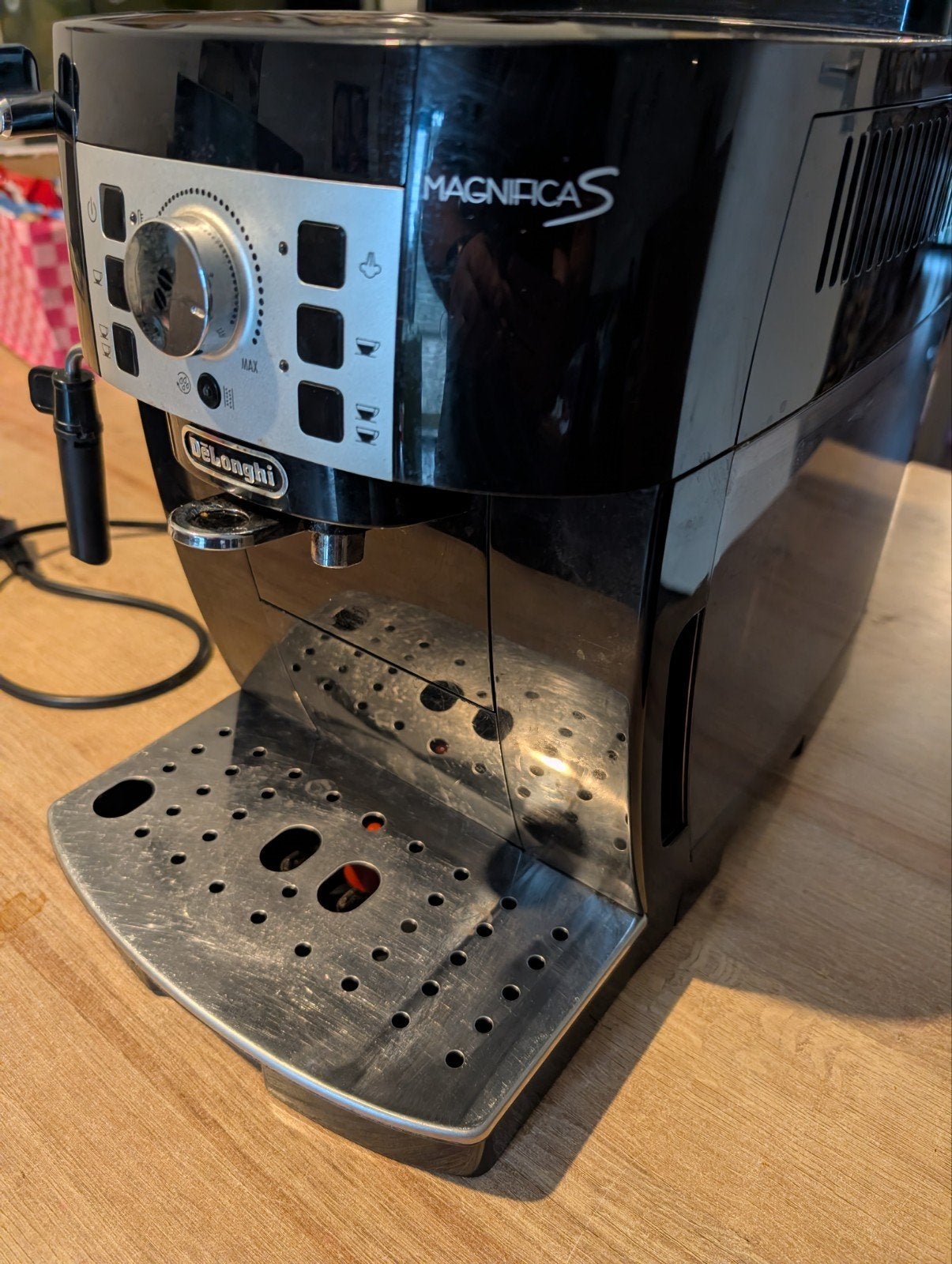 De'Longhi Magnifica S volautomatische espressomachine, Witgoed en Apparatuur, Ophalen, Gebruikt, Espresso apparaat, Koffiebonen