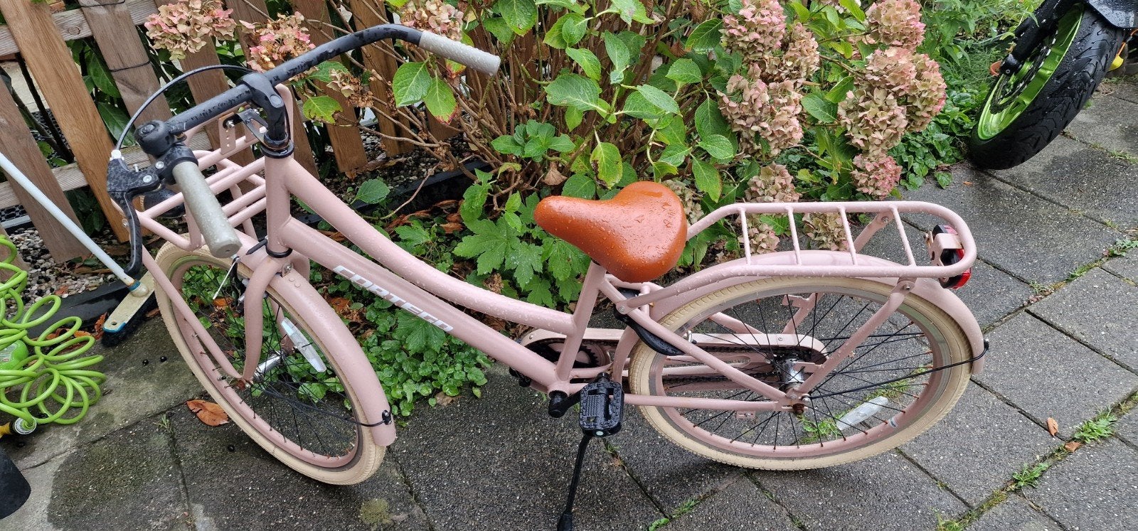 Meisjesfiets 24 inch - Zo goed als nieuw, Fietsen en Brommers, Fietsen | Meisjes, Ophalen, 24 inch, Handrem, Cortego