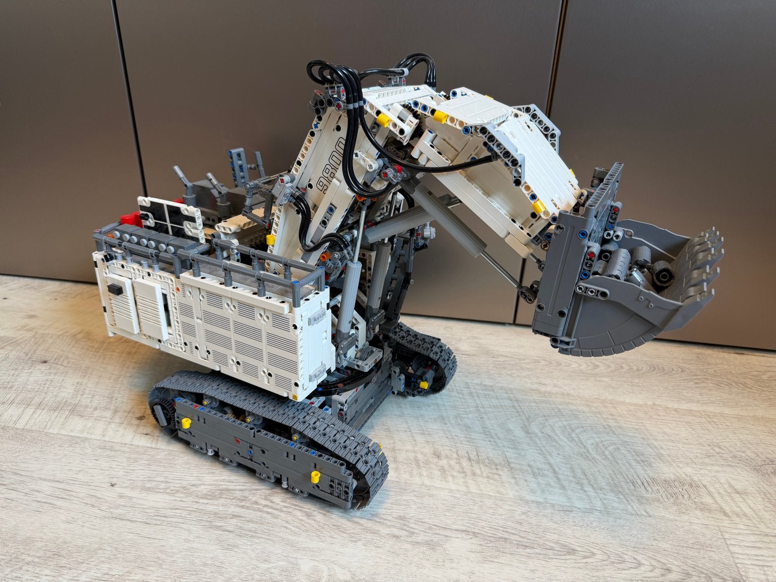Lego Technic Liebherr R 9800 Graafmachine (42100), Ophalen, Zo goed als nieuw