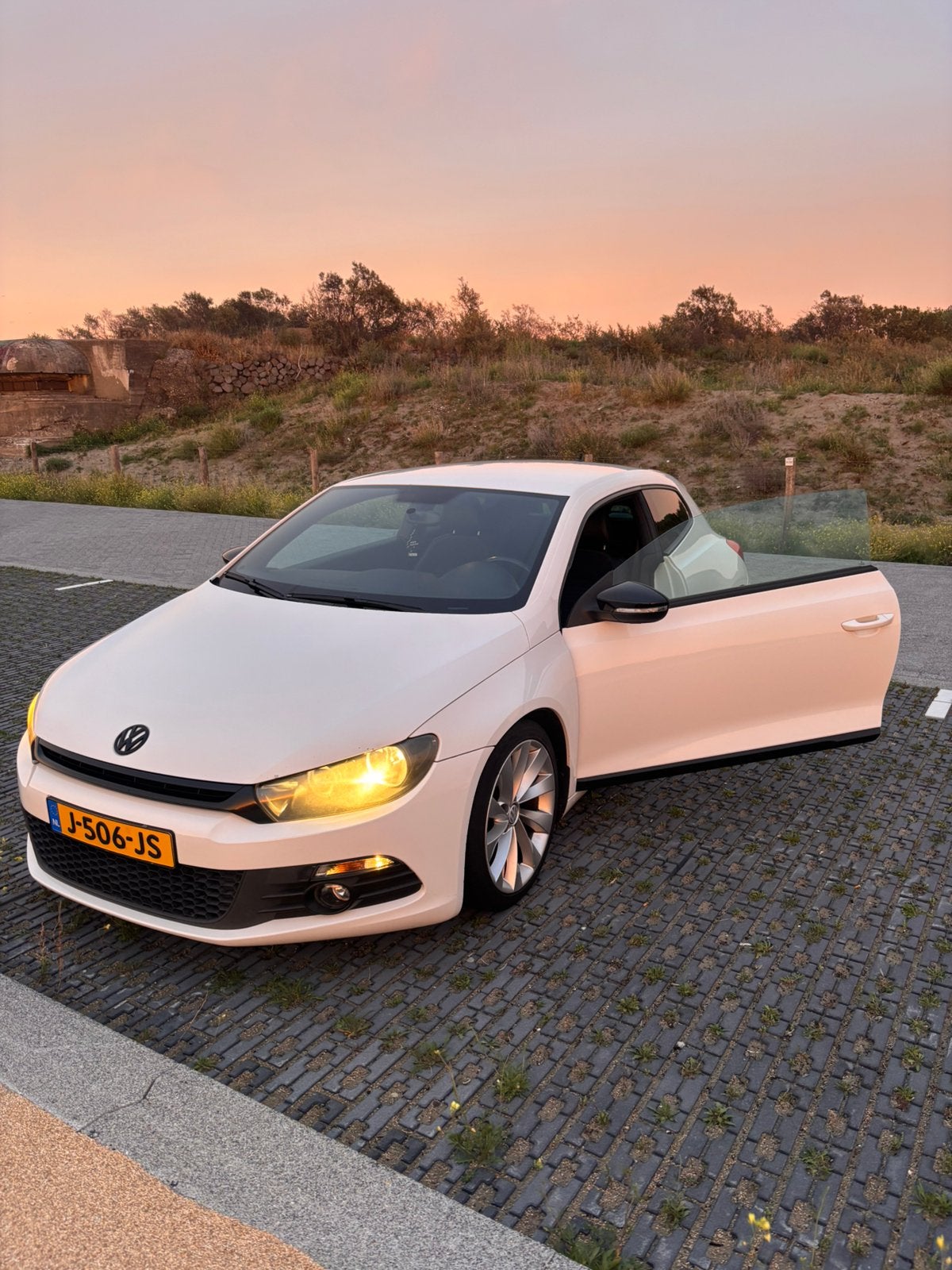 Volkswagen Scirocco 1.4 TSI 90KW 2009 Wit, Voorwielaandrijving, Zwart, 4 cilinders, 4 stoelen