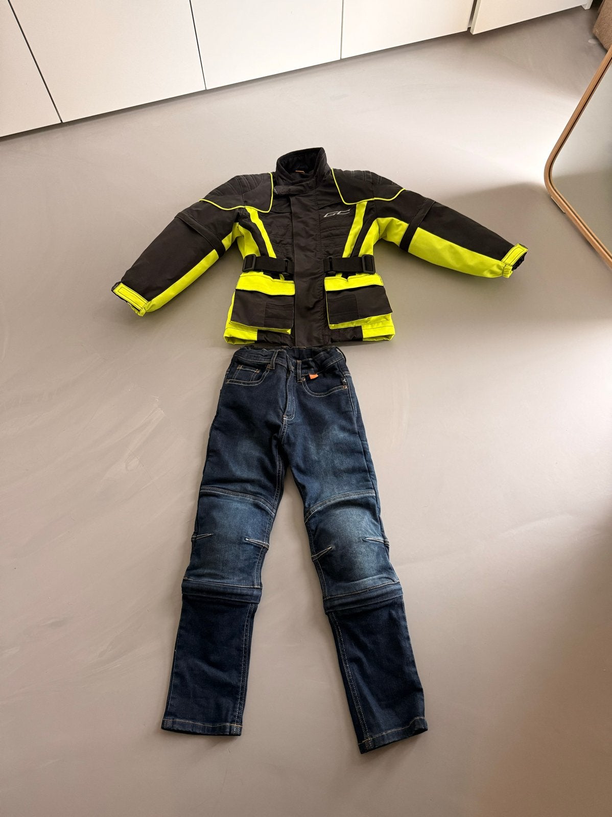 Motorrijdjas en -spijkerbroek met bescherming, maat 128, Motoren, Ophalen of Verzenden