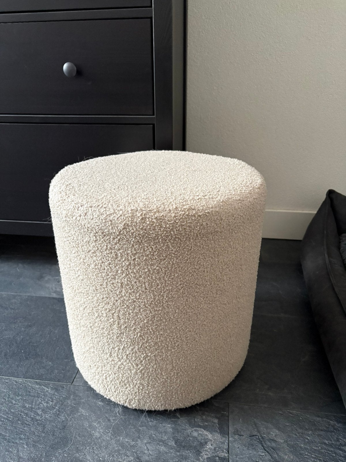 Witte teddy poef, Huis en Inrichting, Banken | Voetenbanken en Poefen, Minder dan 50 cm, Rond, Minder dan 50 cm, Ophalen of Verzenden