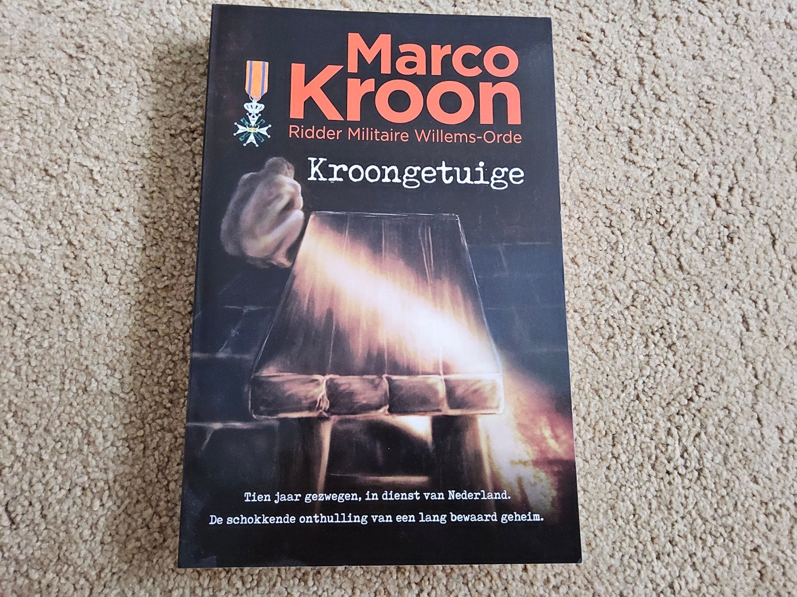 Marco Kroon - Kroongetuige (Boek), Ophalen of Verzenden, Zo goed als nieuw, Marco Kroon
