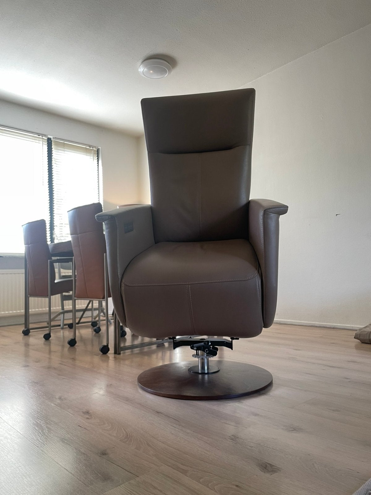 🟢 Sta op Stoel Prominent Relaxfauteuil ACCU in nette staat, Ophalen, Prominent Design Kwaliteit Comfort, Minder dan 75 cm, Leer
