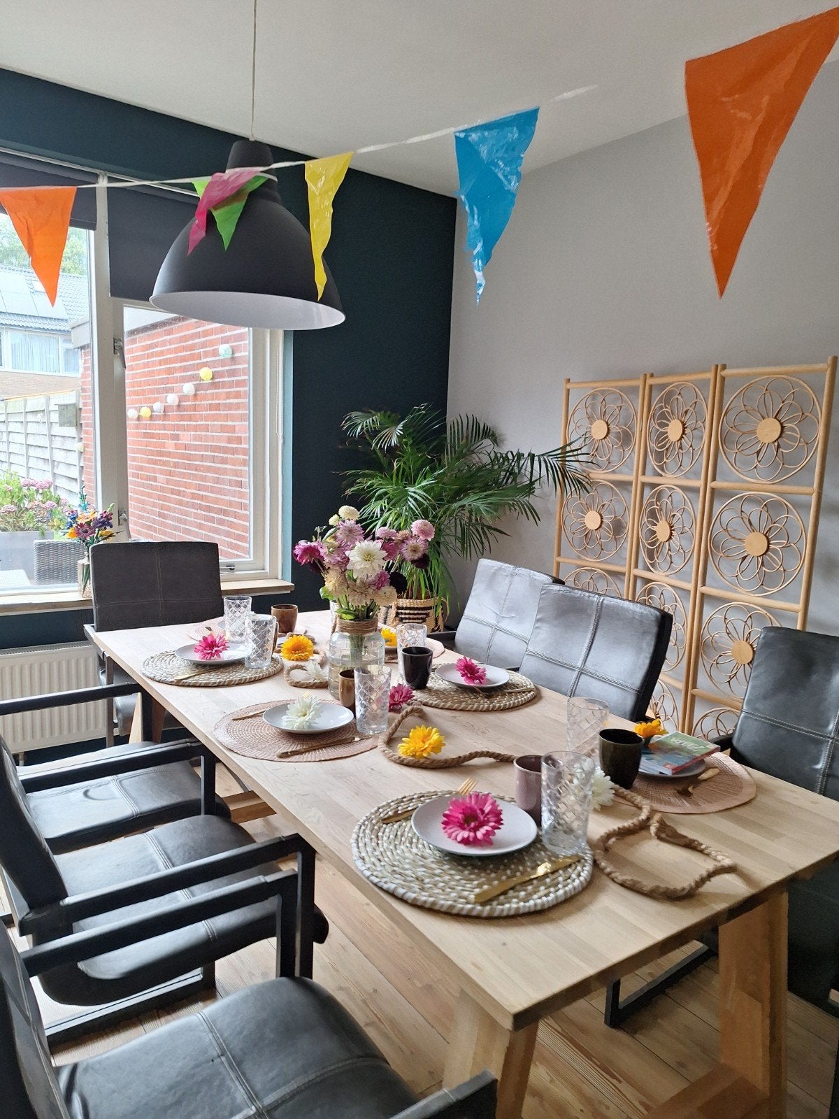 Eetkamertafel met lichte gebruikssporen, Huis en Inrichting, Ophalen, Gebruikt, 50 tot 100 cm, 150 tot 200 cm