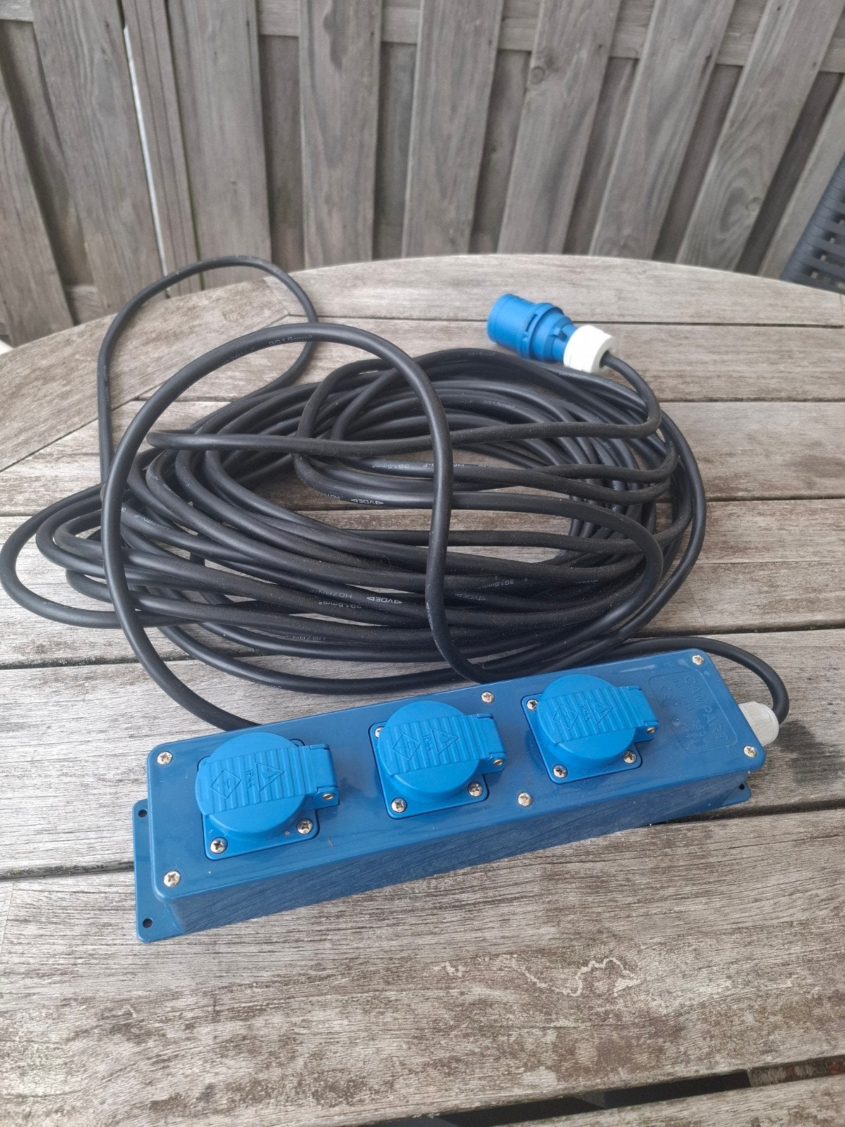 Campart CEE verlengkabel met 3 stopcontacten 10/16A 250V, Ophalen, Zo goed als nieuw