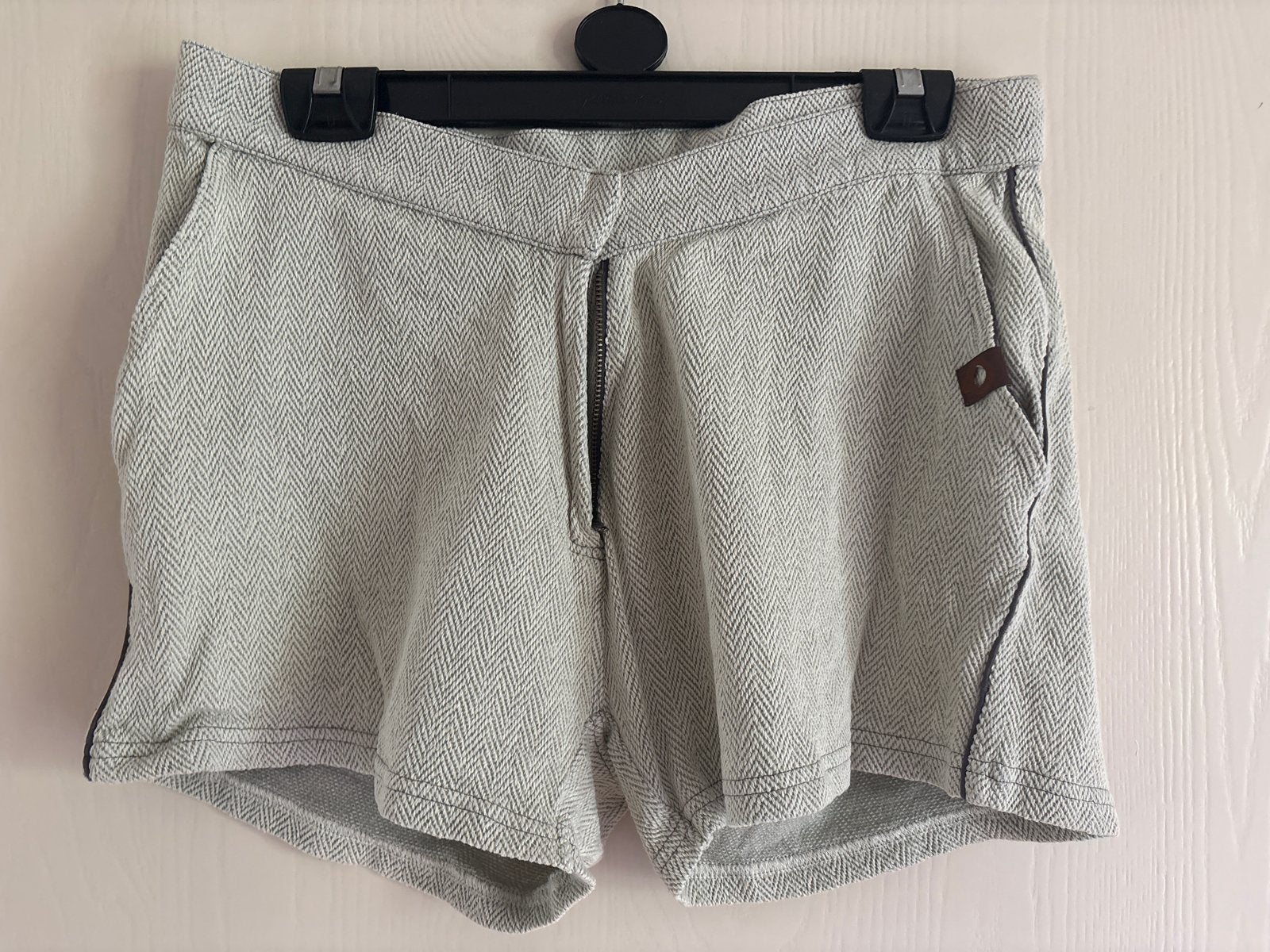 4Funky Flavours mintgroene korte broek - Maat L, Kort, Maat 42/44 (L), Ophalen of Verzenden, Zo goed als nieuw