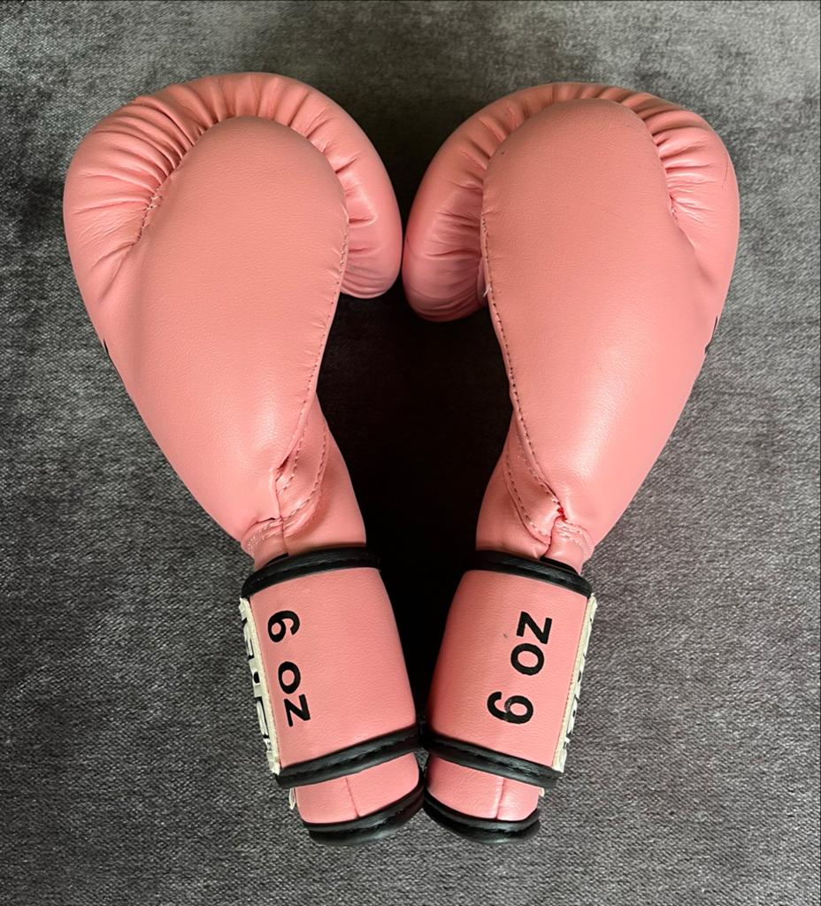 Roze XPRT Fight Gear Bokshandschoenen 6 OZ, Ophalen of Verzenden, Zo goed als nieuw, Bokshandschoenen