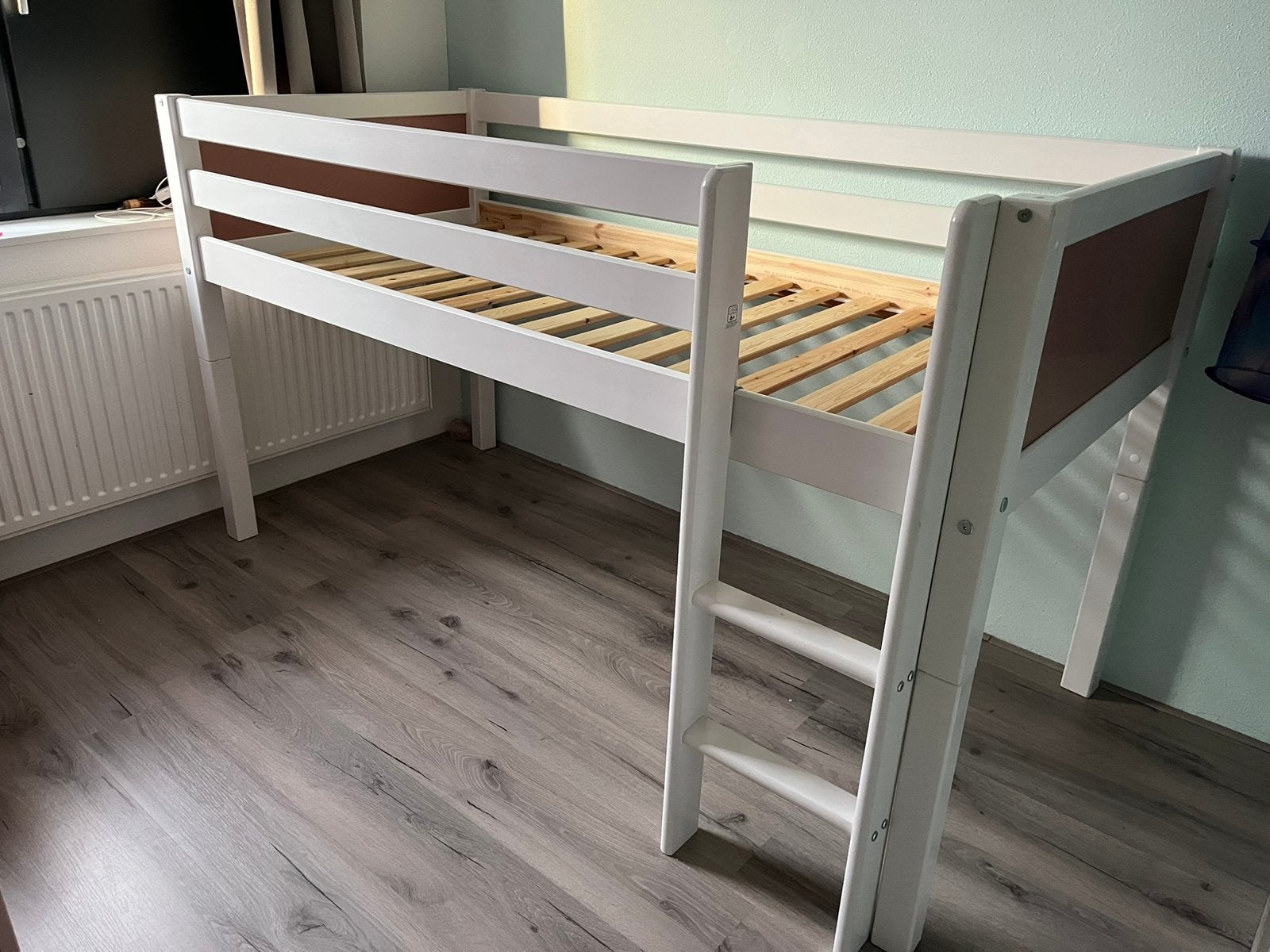 Te koop! Mooie halve hoogslaaper JIP van beter bed., Ophalen, Zo goed als nieuw, Halfhoogslaper