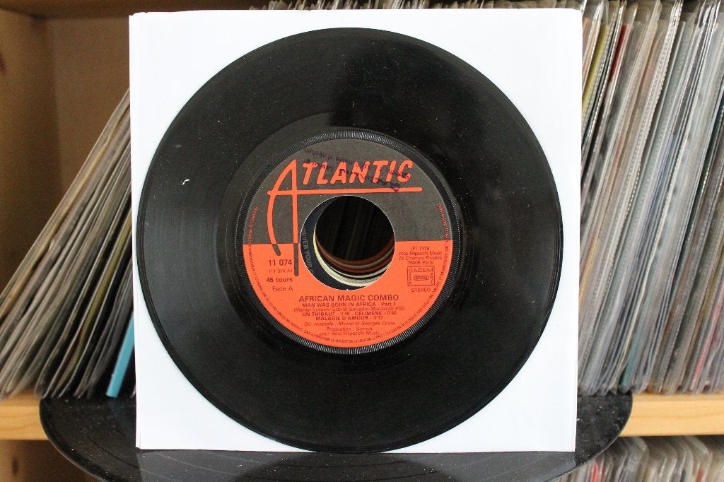 7" Single African Magic Combo - Man Was Born In Africa (Part, Gebruikt, 7 inch, Ophalen of Verzenden, Pop
