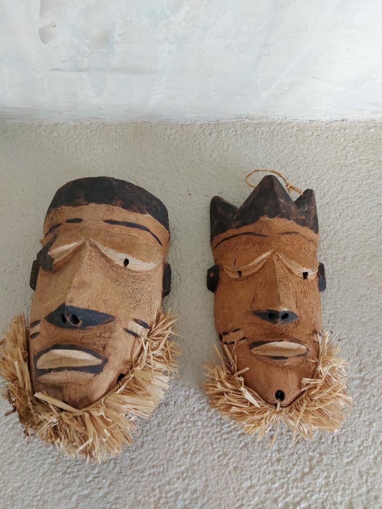 Pende/Congo - 2 maskertjes, Verzenden