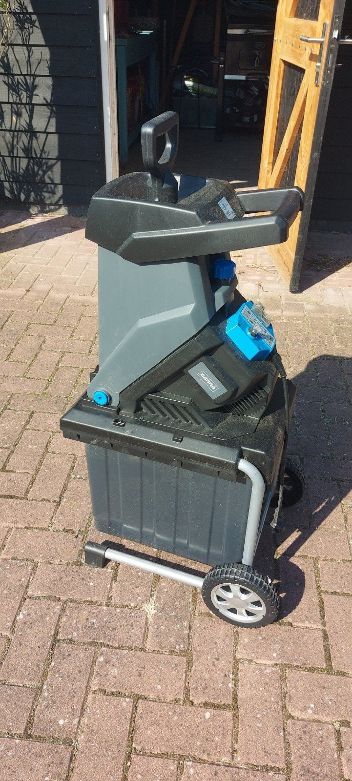 Gamma Hakselaar - Krachtige Tuinhulp voor Snoeiafval, Ophalen, Gebruikt, Met opvangbak, Gamma