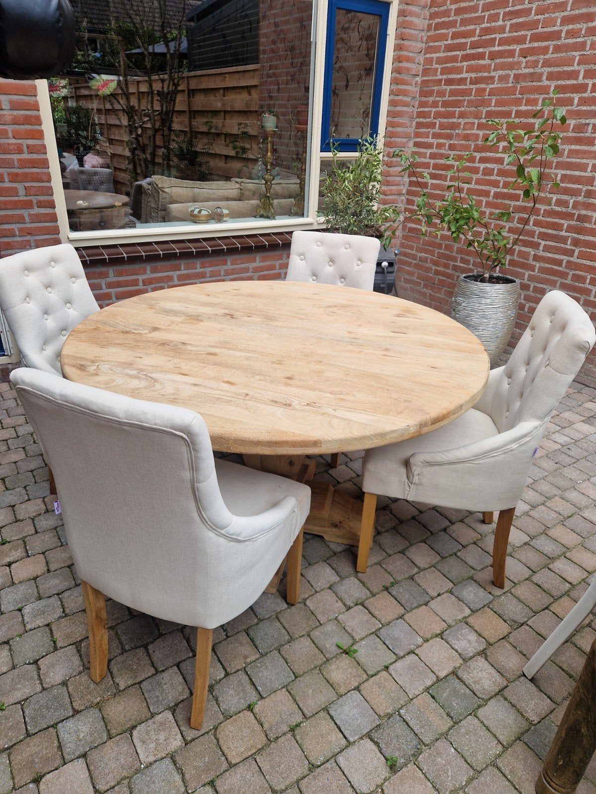 prachtige zware ronde eetafel met kloostervoet, Ophalen, Rond, Zo goed als nieuw, 100 tot 150 cm