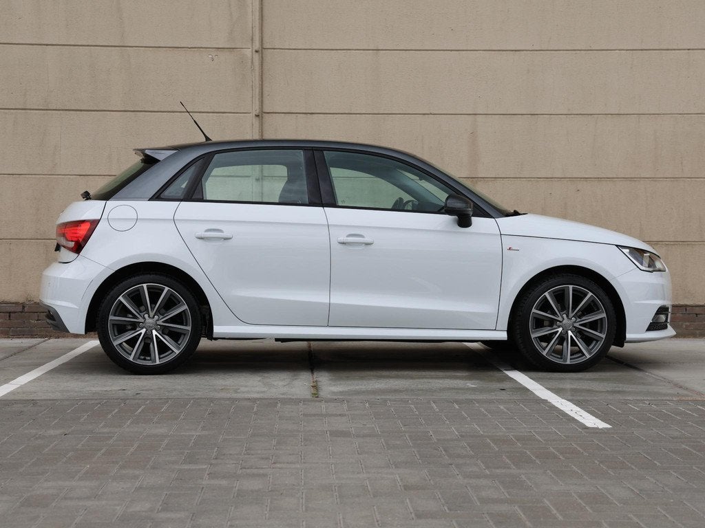 Audi A1 Sportback 1.0 TFSI Adrenalin | AUTOMAAT | 17'' velge, Auto's, Audi, Automatische klimaatregeling, Stof, Origineel Nederlands