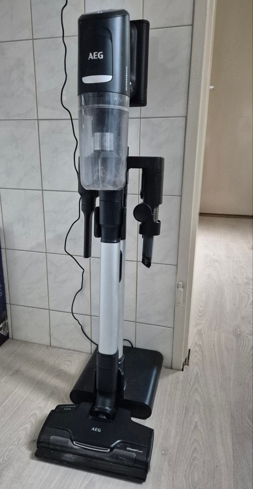 AEG Ultimate 8000 steelstofzuiger  ZGAN!, Ophalen, Zo goed als nieuw, Reservoir, Stille werking