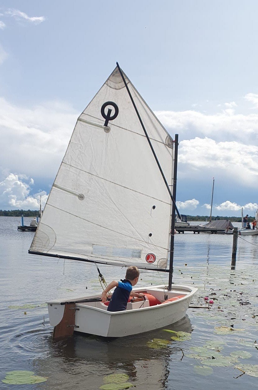 Optimist, Watersport en Boten, Zeilen en Zeiltoebehoren, Ophalen, Gebruikt, Overige typen, Minder dan 15 m²