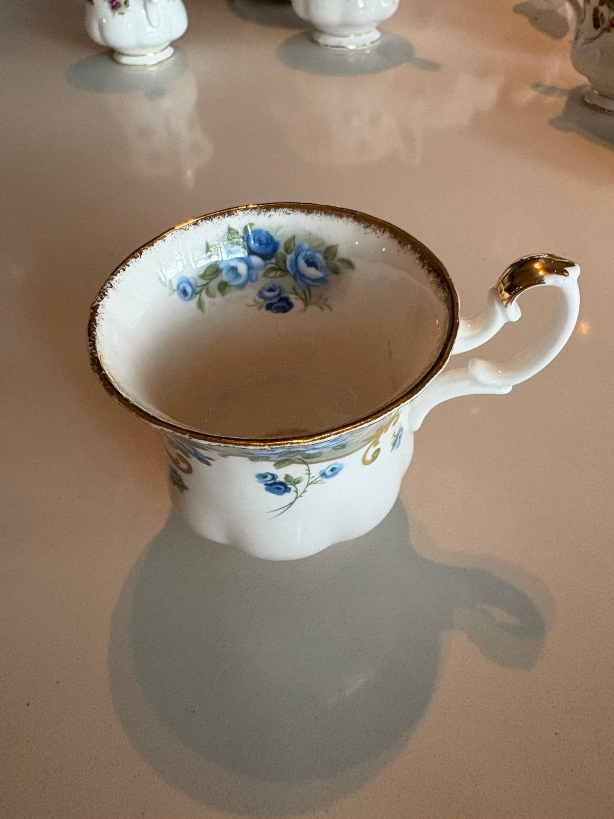 Kopje royal albert angela, Ophalen
