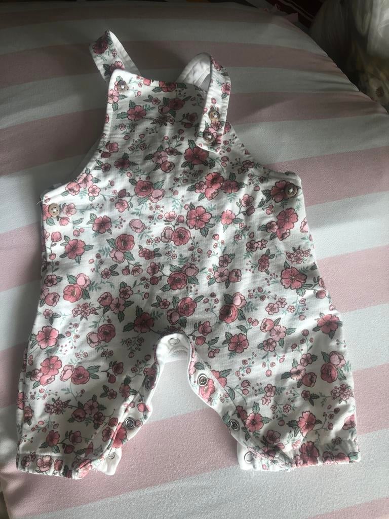 C&A baby bloemen tuinbroekje maat 62, Ophalen of Verzenden, Gebruikt, Meisje, Pakje