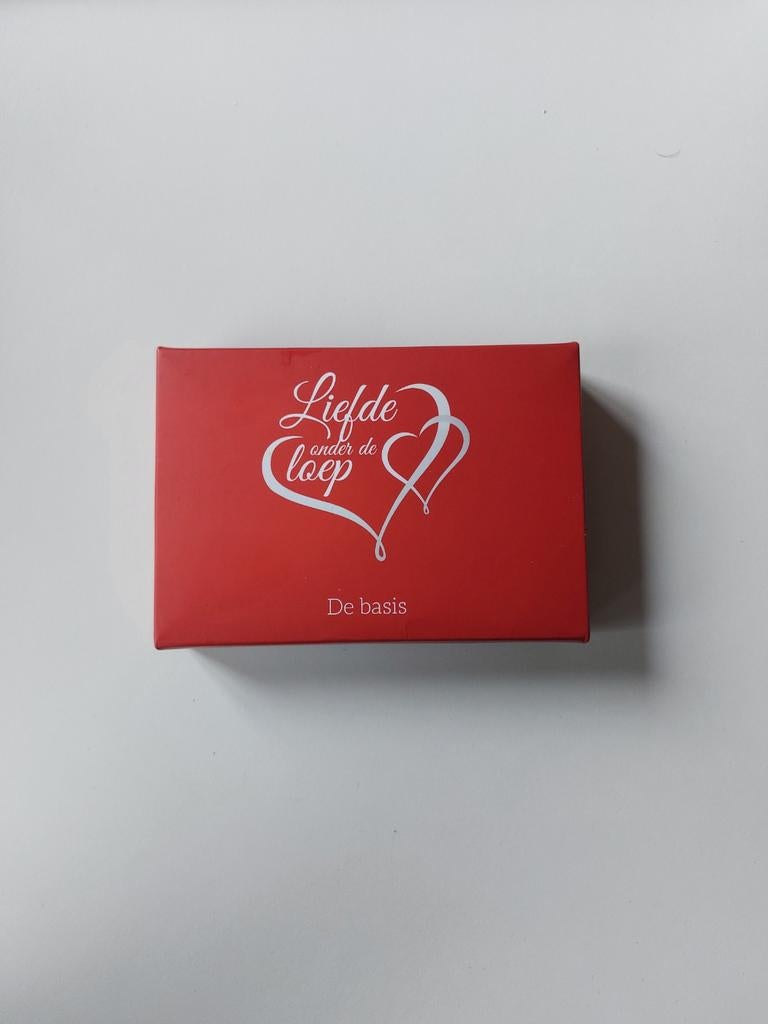 Liefde onder de loep - De basis (kaartspel), Een of twee spelers, Ophalen of Verzenden, Zo goed als nieuw, Liefde onder de loep