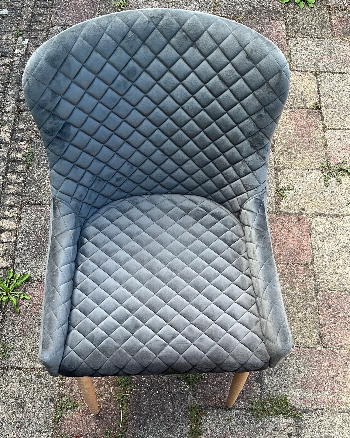 3x Eetkamerstoel PEBRINGE fluweel grijs/naturel eiken Jysk, Huis en Inrichting, Stoelen, Ophalen, Drie, Zo goed als nieuw, Grijs