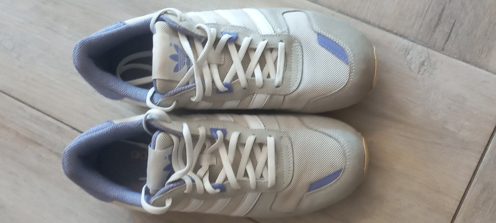Adidas sneakers, 41.1/3, Sport en Fitness, Loopsport en Atletiek, Adidas, Hardloopschoenen, Ophalen of Verzenden, Zo goed als nieuw