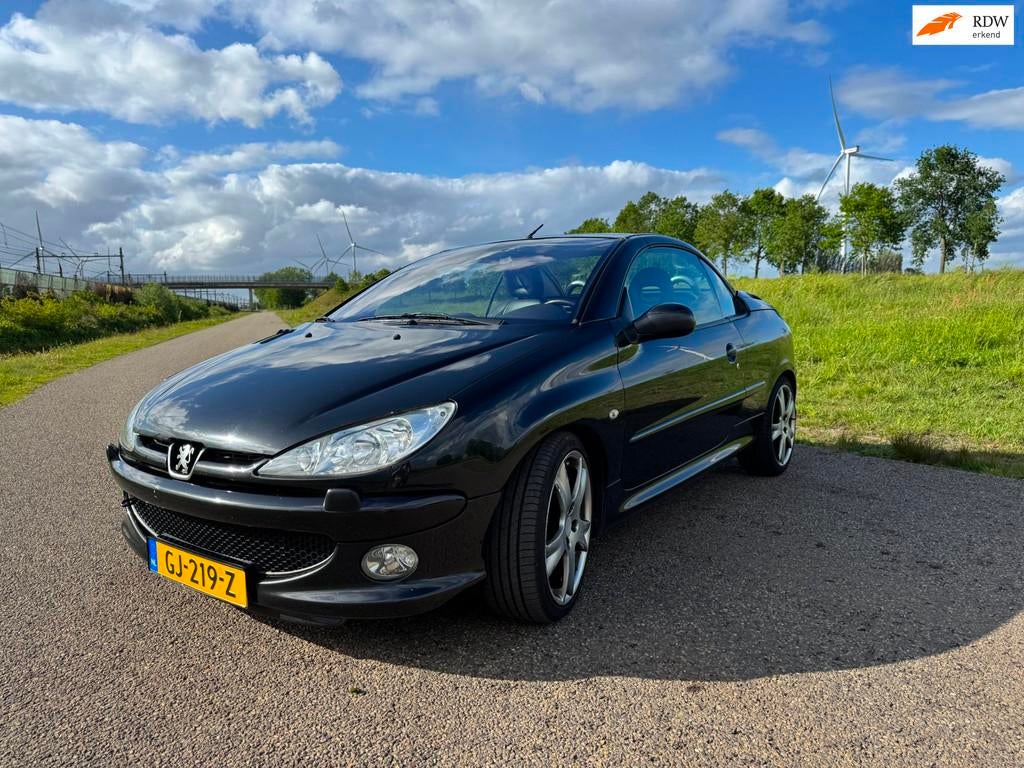 Peugeot 206 CC 1.6-16V | Climate | 100% onderhouden, Auto's, Voorwielaandrijving, 4 cilinders, Cabriolet, Zwart