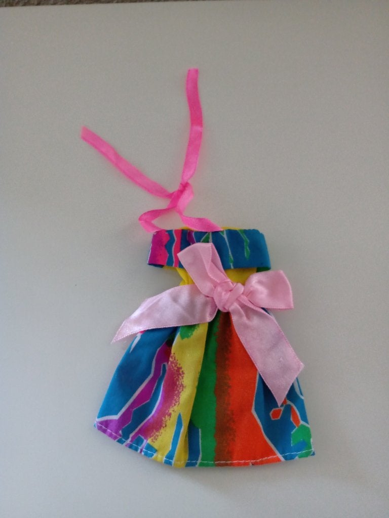 Veel Korte Jurken voor (BARBIE) Poppen (24 foto’s), Ophalen of Verzenden, Gebruikt, Kleertjes