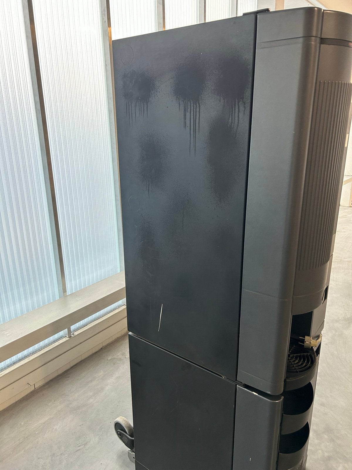 Foto 5 van Grote Etna koffiemachine met sleutels en geldbakje