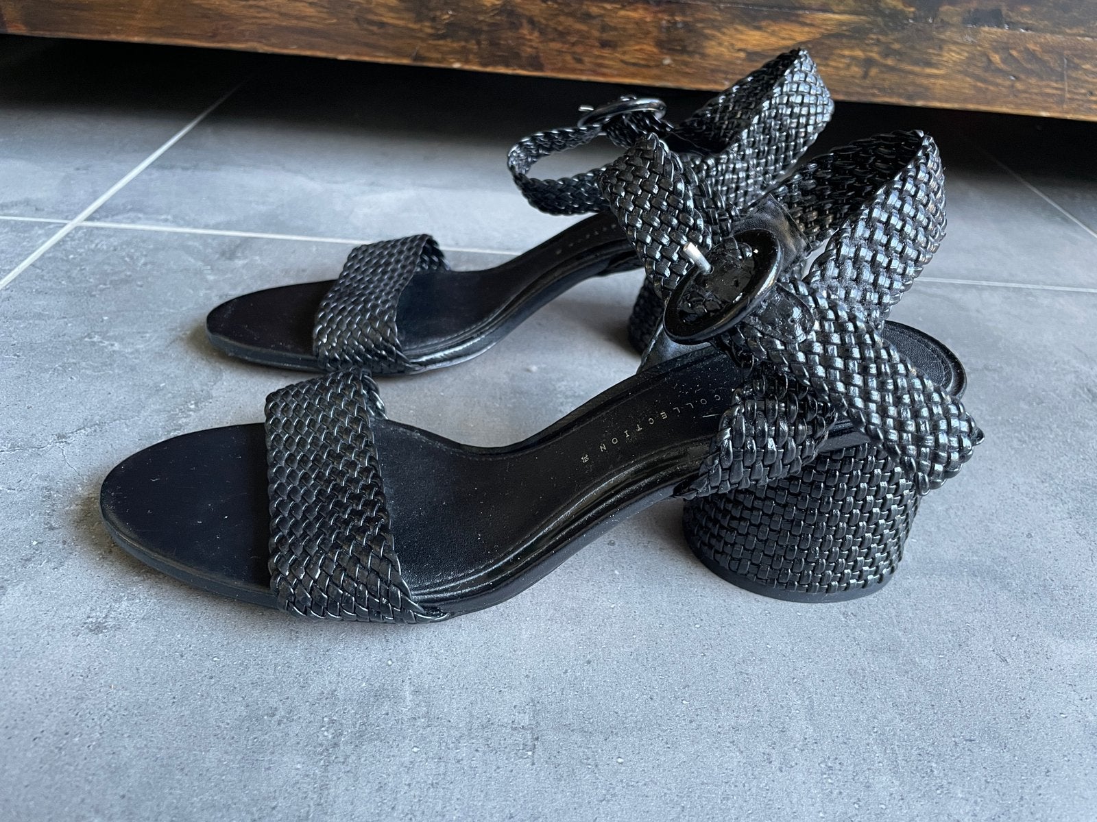 Nieuw zonder prijskaartje zwarte sandalen van Zara maat 39, Zwart, Nieuw, Sandalen of Muiltjes, Ophalen of Verzenden