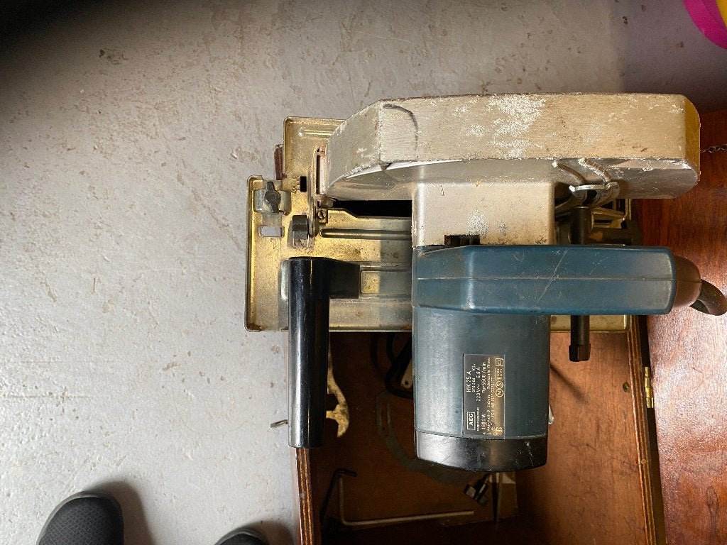 AEG cirkelzaag goed onderhouden 1400W, Gebruikt, Cirkelzaag, Ophalen of Verzenden, 30 tot 70 mm
